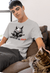 Photo de face du T-shirt col rond Les griffes de la nuit gris clair - capricedechat 